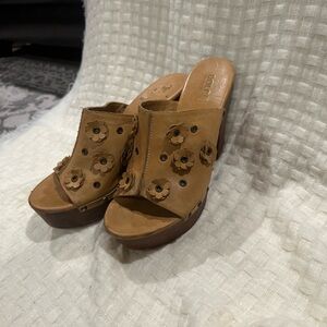 Dolce Vita Tan Floral Mules